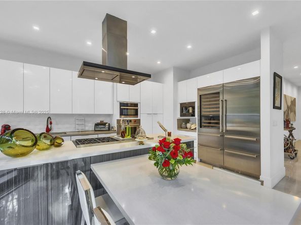 3764 Carmen Ct, Miami FL 33133