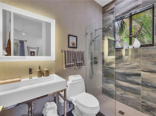 3764 Carmen Ct, Miami FL 33133