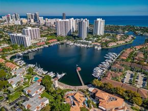 3549 Magellan Cir 418, Aventura FL 33180