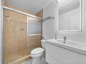 3549 Magellan Cir 418, Aventura FL 33180