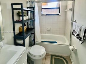 10076 NW 6th St 201, Pembroke Pines FL 33024