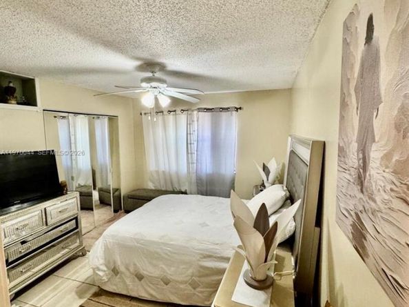 10076 NW 6th St 201, Pembroke Pines FL 33024