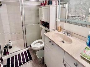 10076 NW 6th St 201, Pembroke Pines FL 33024