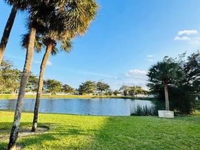 10076 NW 6th St 201, Pembroke Pines FL 33024