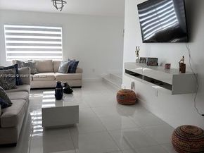 733 SW 99th Ct Cir, Miami FL 33174