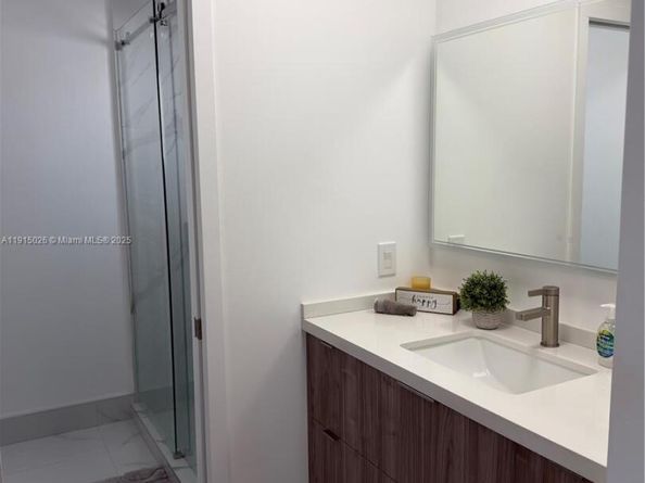 733 SW 99th Ct Cir, Miami FL 33174