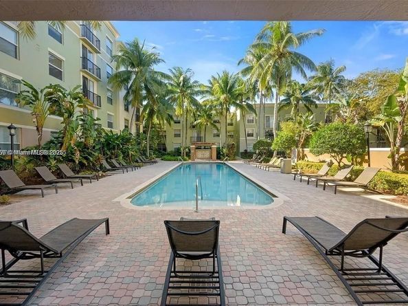 1900 Van Buren St 206B, Hollywood FL 33020