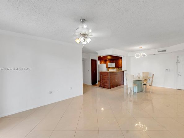 1900 Van Buren St 206B, Hollywood FL 33020