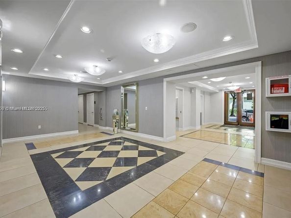 1900 Van Buren St 206B, Hollywood FL 33020