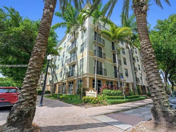 1900 Van Buren St 206B, Hollywood FL 33020