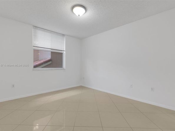 1900 Van Buren St 206B, Hollywood FL 33020