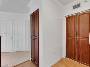 1900 Van Buren St 206B, Hollywood FL 33020