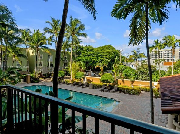 1900 Van Buren St 206B, Hollywood FL 33020