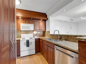 1900 Van Buren St 206B, Hollywood FL 33020