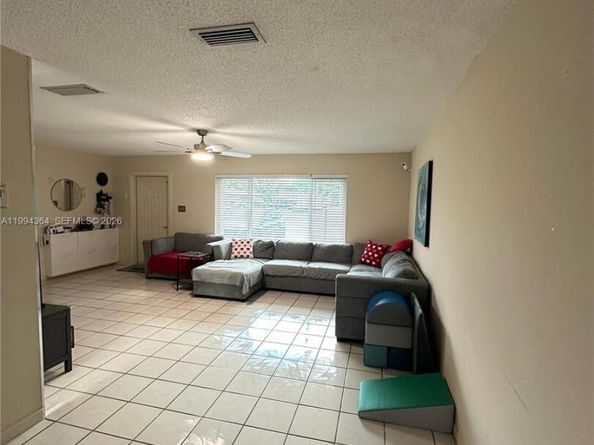 4801 NW 13th Ave, Deerfield Beach FL 33064
