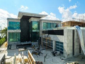 600 88th St, Surfside FL 33154