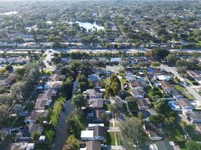 9425 SW 51st Pl, Cooper City FL 33328