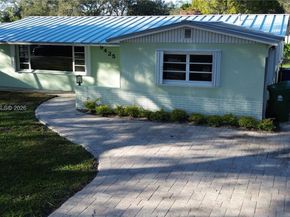 9425 SW 51st Pl, Cooper City FL 33328
