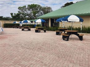 9425 SW 51st Pl, Cooper City FL 33328