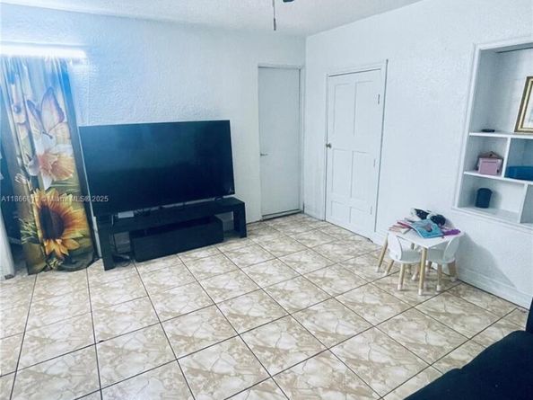 2751 NW 99th St, Miami FL 33147
