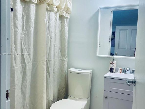 2751 NW 99th St, Miami FL 33147