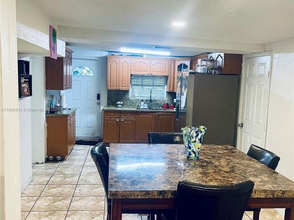 2751 NW 99th St, Miami FL 33147