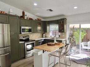 5862 NW 113th Pl, Doral FL 33178