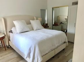 5862 NW 113th Pl, Doral FL 33178