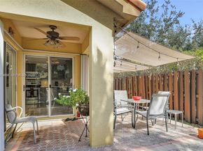 5862 NW 113th Pl, Doral FL 33178