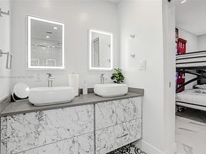 1285 NW 86th St, Miami FL 33147