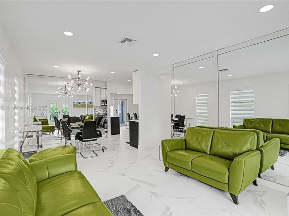 1285 NW 86th St, Miami FL 33147