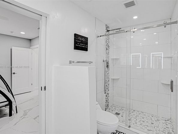 1285 NW 86th St, Miami FL 33147