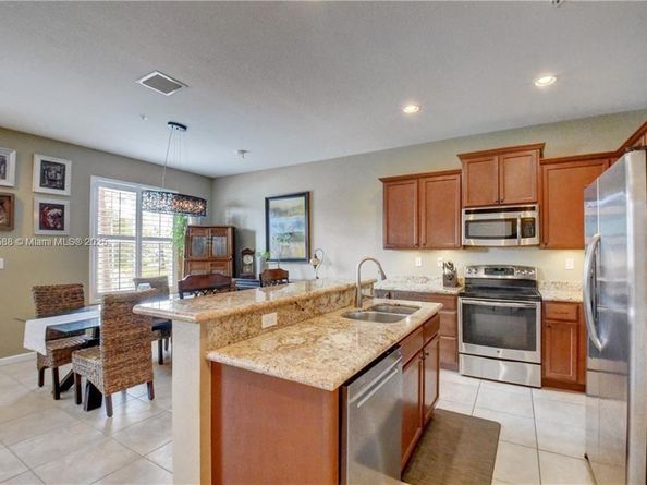 256 SW 6th Ct, Pompano Beach FL 33060