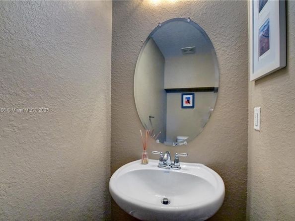 256 SW 6th Ct, Pompano Beach FL 33060