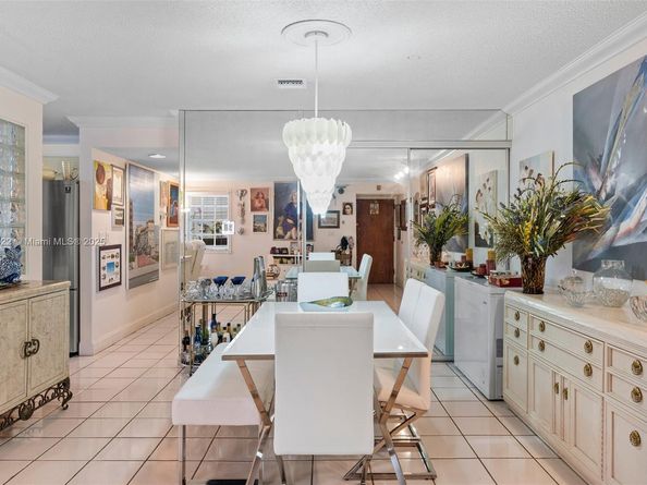 49 Majorca Ave 203, Coral Gables FL 33134