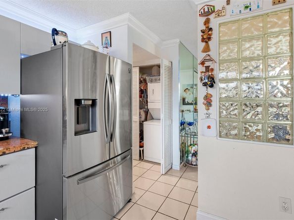 49 Majorca Ave 203, Coral Gables FL 33134