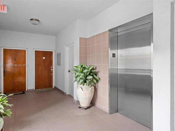 49 Majorca Ave 203, Coral Gables FL 33134