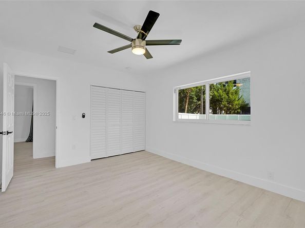 1070 Tyler St, Hollywood FL 33019