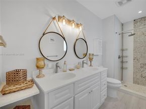 1070 Tyler St, Hollywood FL 33019