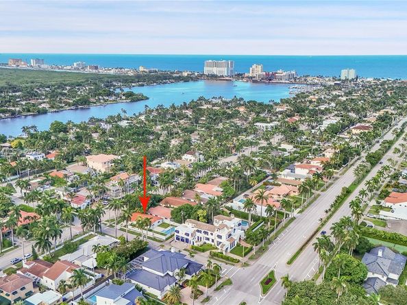 1070 Tyler St, Hollywood FL 33019