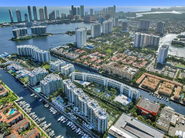 3029 NE 188th St 301, Aventura FL 33180