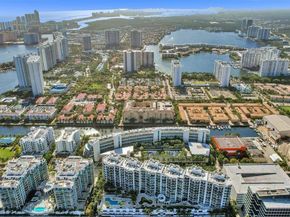 3029 NE 188th St 301, Aventura FL 33180