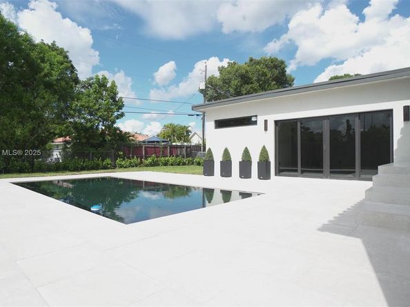 2155 SW 25th Ter, Miami FL 33133