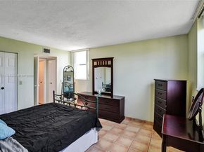 2811 Somerset Dr 405, Lauderdale Lakes FL 33311