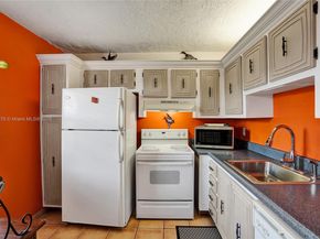 2811 Somerset Dr 405, Lauderdale Lakes FL 33311