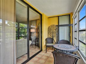 2811 Somerset Dr 405, Lauderdale Lakes FL 33311