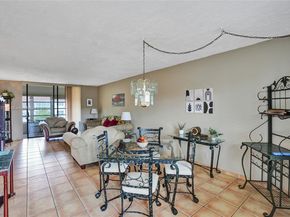 2811 Somerset Dr 405, Lauderdale Lakes FL 33311