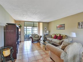 2811 Somerset Dr 405, Lauderdale Lakes FL 33311