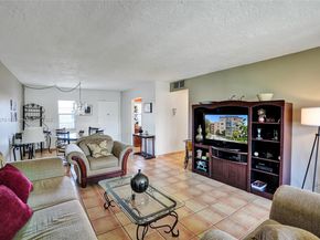 2811 Somerset Dr 405, Lauderdale Lakes FL 33311