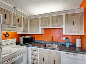 2811 Somerset Dr 405, Lauderdale Lakes FL 33311